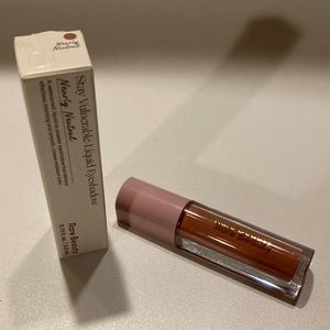 Rare Beauty Nearly Neutral Liquid Eyeshadow Stay Vulnerable